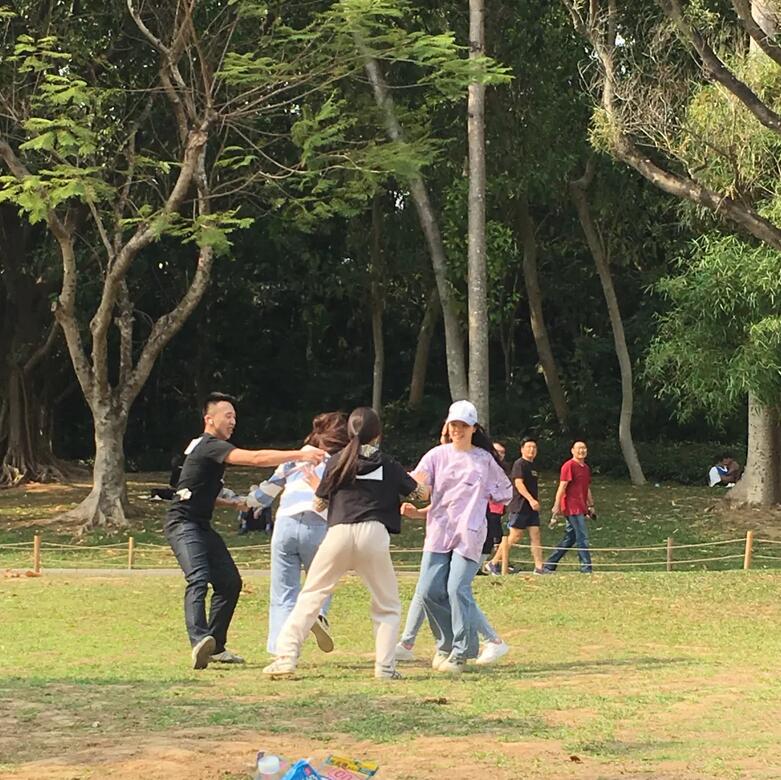 三月春意昂·結(jié)伴探春風(fēng)——君林企業(yè)踏青活動掠影 三月春意昂·結(jié)伴探春風(fēng)——君林企業(yè)踏青活動掠影