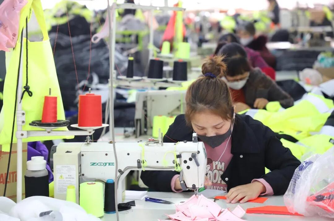 再幫一把！上半年減稅降費(fèi)有這些措施出臺(tái) 