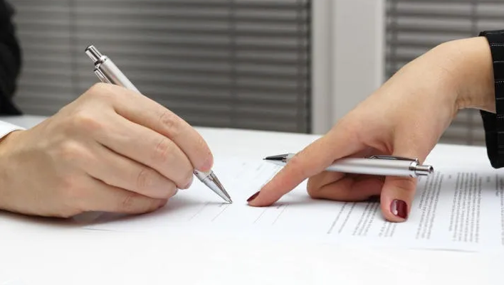 關(guān)于香港薪俸稅,在個(gè)稅里面扣除與減免的項(xiàng)目 關(guān)于香港薪俸稅,在個(gè)稅里面扣除與減免的項(xiàng)目