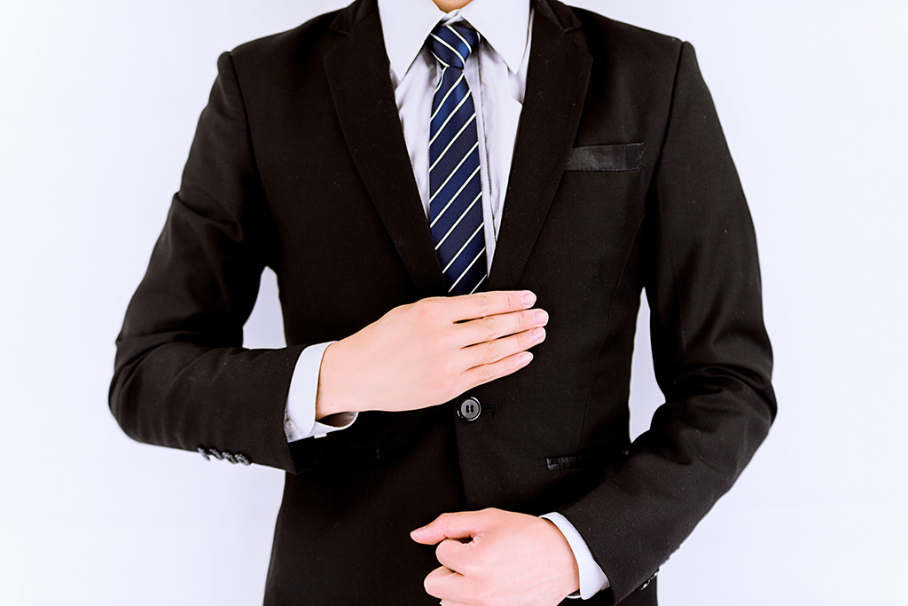 香港人如何在境內(nèi)控股公司，需要哪些文件